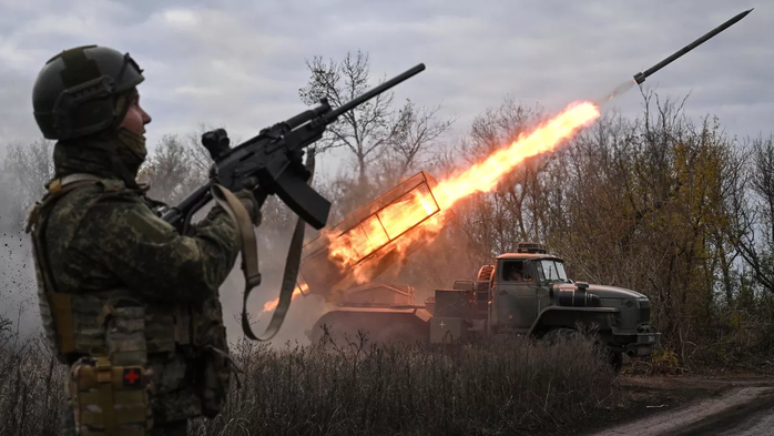 Nga nói kiểm soát hoàn toàn Lugansk, ra "tối hậu thư" cho Ukraine - 1