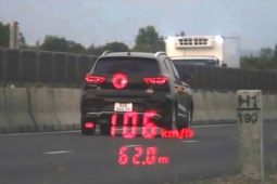 Xe không đăng ký còn chạy quá tốc độ, tài xế và chủ xe bị phạt 24,5 triệu đồng