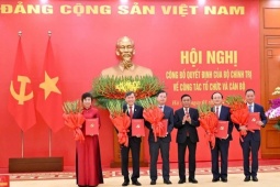 Công bố quyết định của Bộ Chính trị về tổ chức và lãnh đạo VTV, VOV, TTXVN và hai Viện Hàn lâm
