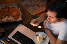 Vì sao người trẻ khỏe mạnh vẫn đột tử? Câu trả lời khiến nhiều người giật mình