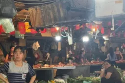 Giá xăng dầu giảm, vì sao dịch vụ ăn uống 'đua' tăng?