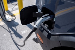 Người dùng quay lại "chuộng" xe điện vì xung đột tại Trung Đông