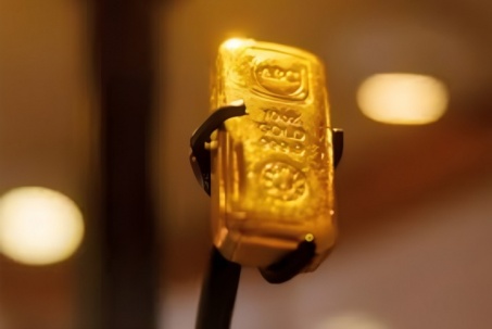 Ngân hàng ồ ạt xả 8 tỷ USD vàng, cuộc tháo chạy khỏi 'vịnh tránh bão'