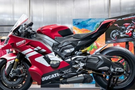 Superleggera V4 Centenario - siêu phẩm mừng 100 năm Ducati