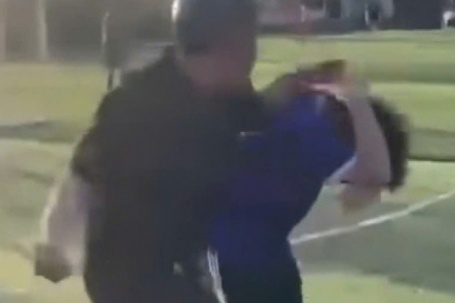 Công an xác minh clip nam sinh lớp 9 bị bạn đánh tới tấp