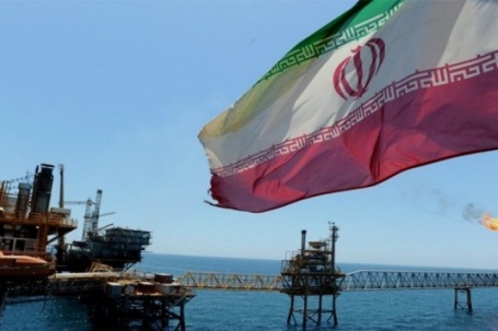 Đầu tháng mới, giá dầu thế giới tiếp tục đi lên