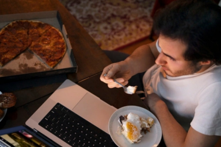 Vì sao người trẻ khỏe mạnh vẫn đột tử? Câu trả lời khiến nhiều người giật mình