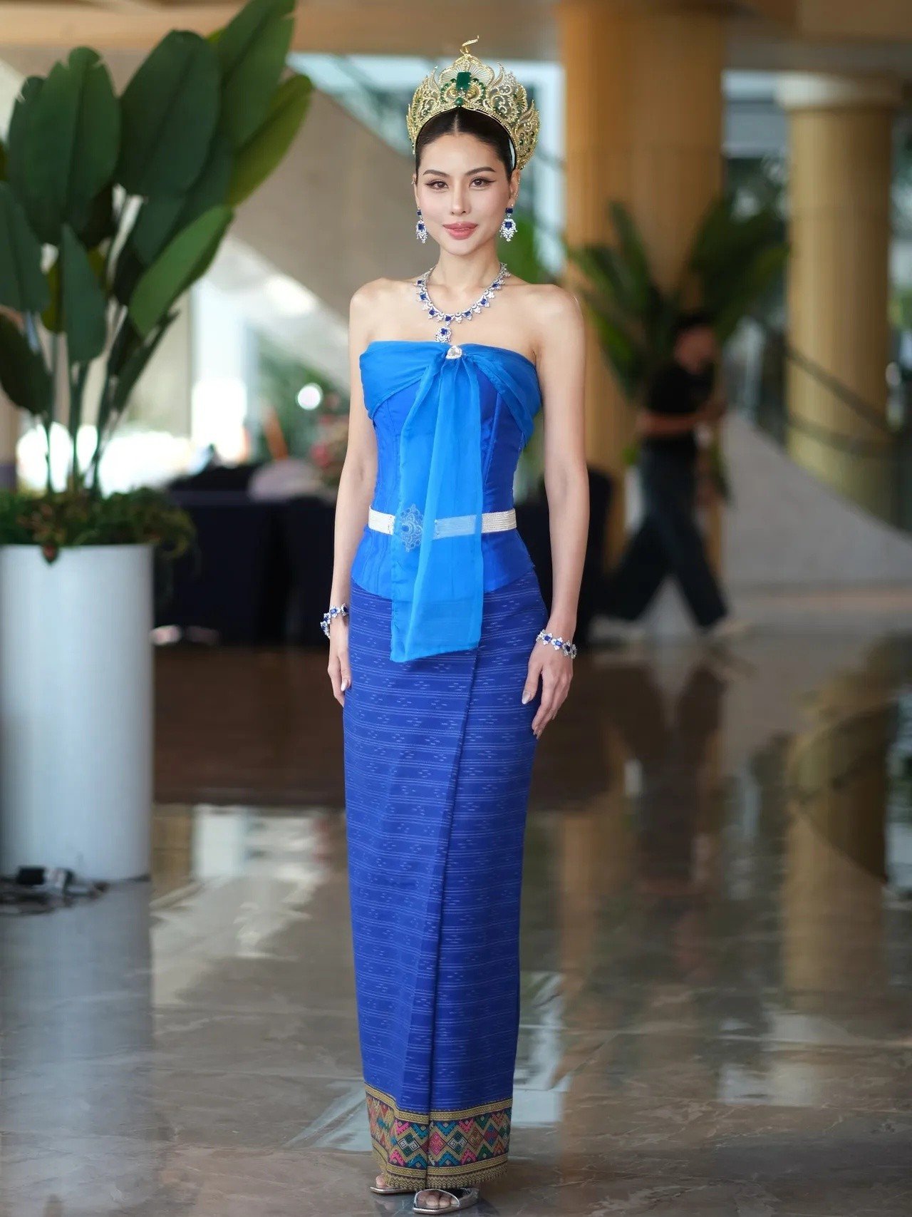 Tiết lộ sốc của nữ ca sĩ 32 tuổi vừa đăng quang Hoa hậu Hòa bình Thái Lan - 8