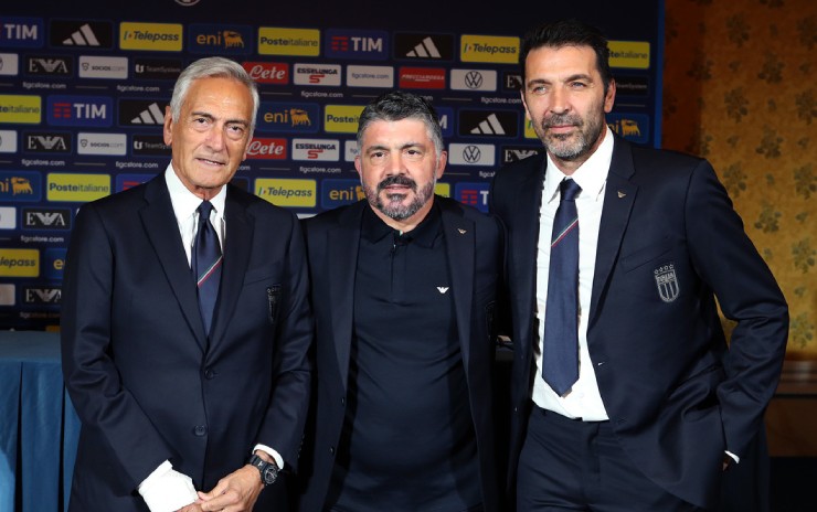 Chủ tịch&nbsp;Gravina, HLV Gattuso và Trưởng đoàn Buffon chịu áp lực sau khi ĐT Italia mất vé dự World Cup