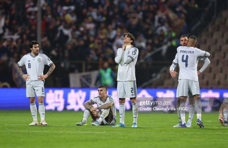 Italia lỡ hẹn World Cup lần thứ ba liên tiếp sau thất bại trên chấm luân lưu trước Bosnia