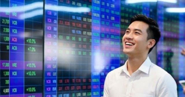 Thị trường bùng nổ đầu tháng 4, VN-Index lấy lại mốc 1.700 điểm