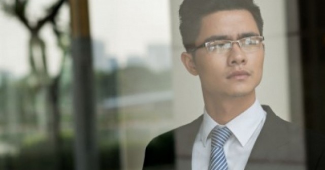 Sinh viên thuê kính thông minh AI để gian lận thi cử