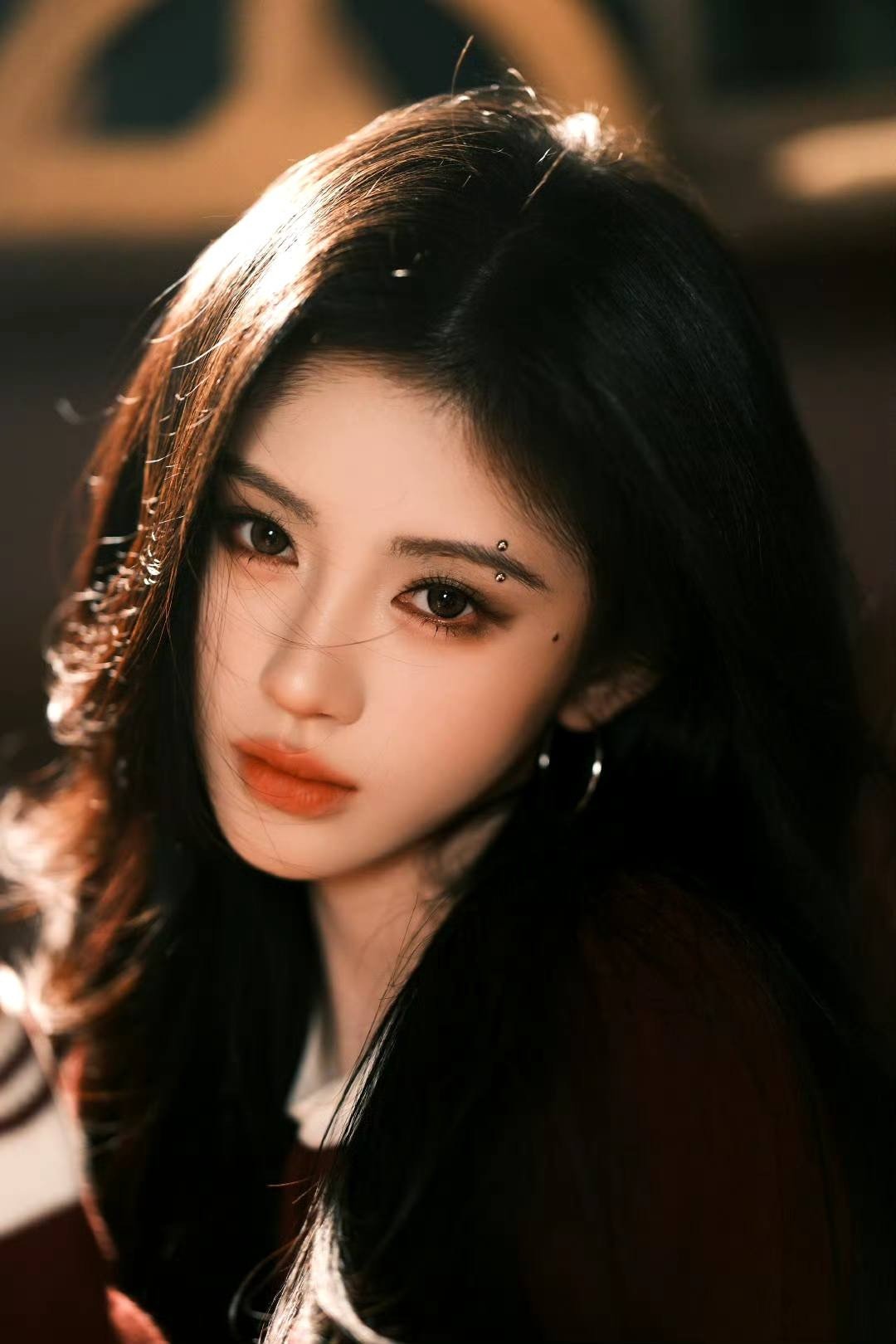 Cúc Tịnh Y bị công ty quản lý cũ tố trốn thuế.