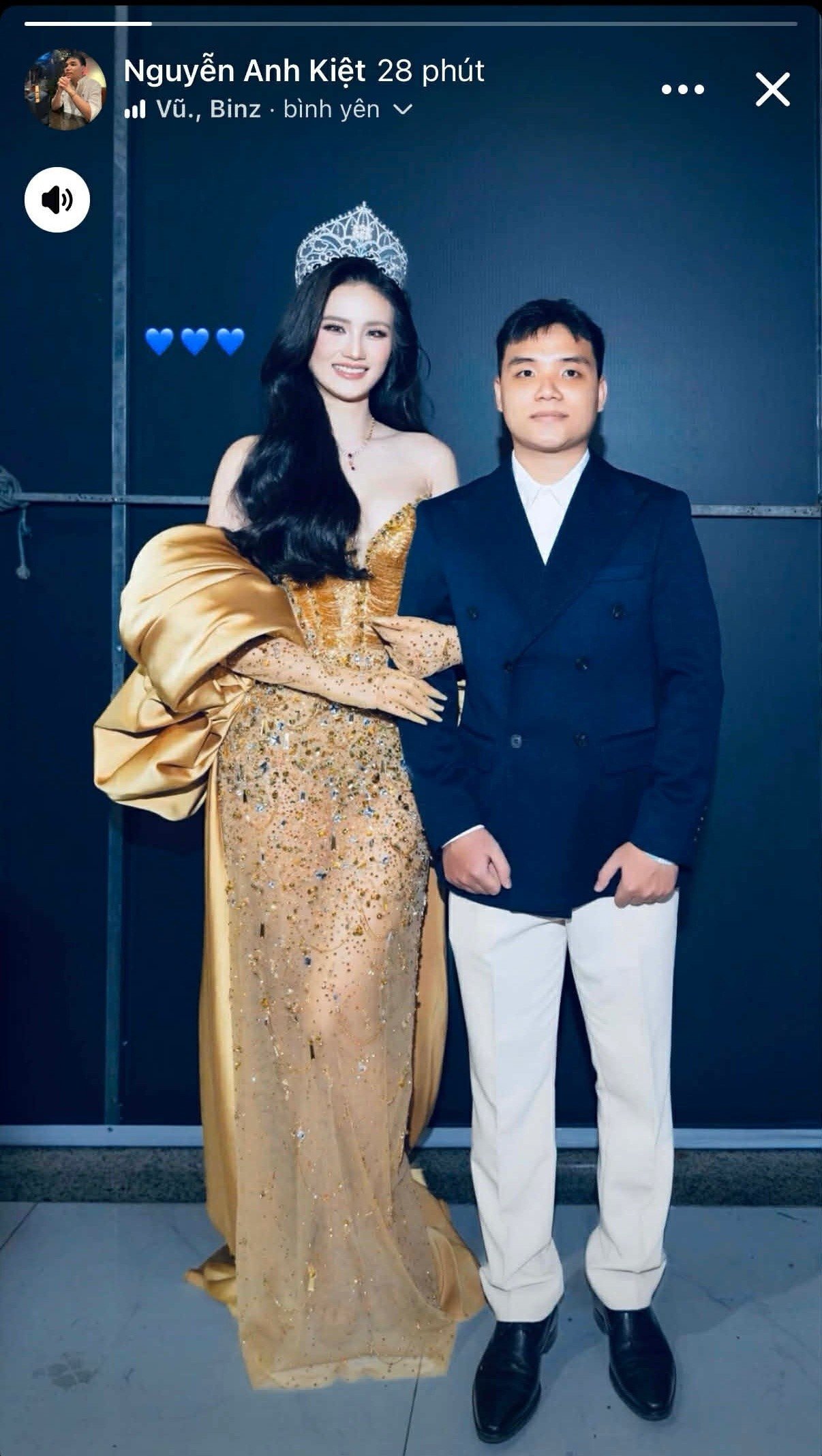 Cặp đôi bền bỉ bên nhau suốt 9 năm qua.