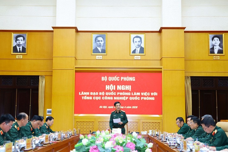 Đại tướng Phan Văn Giang chủ trì hội nghị. Ảnh: Đức Anh/Cổng TTĐT Bộ Quốc phòng