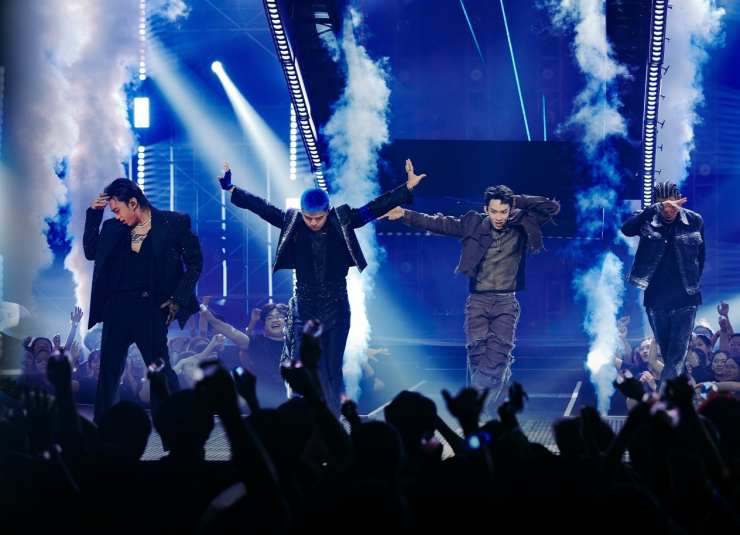 Trong các chương trình ghi hình hoặc phát trực tiếp, ca sĩ có thể được chỉ định hát nhép.