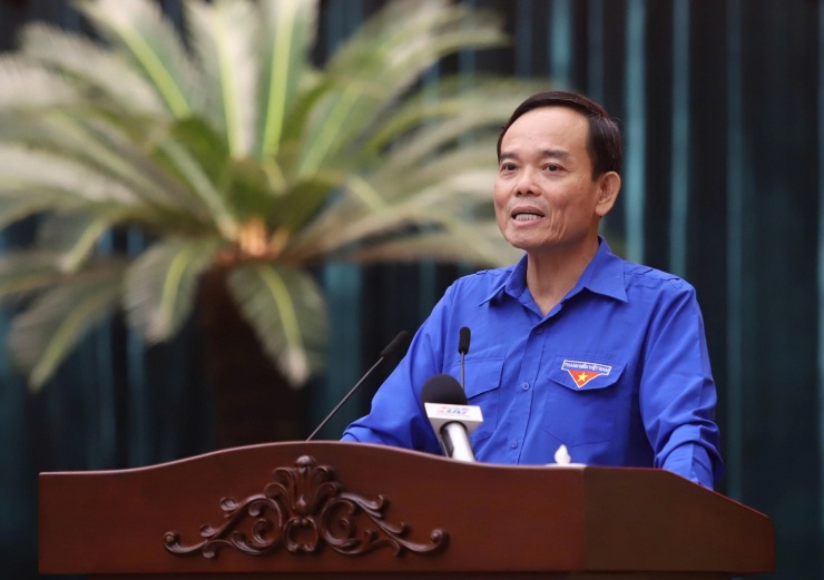 Bí thư Thành ủy TPHCM Trần Lưu Quang đối thoại với thanh niên tại buổi gặp gỡ