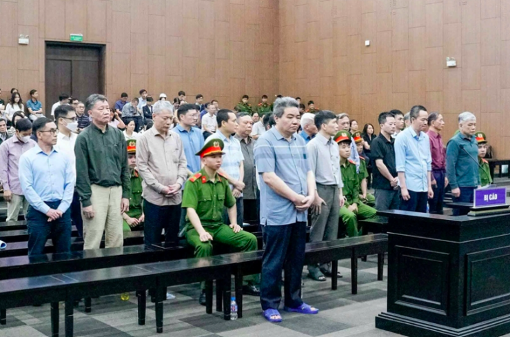 Các bị cáo tại tòa.