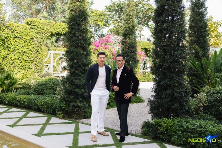 Thái Công lái xe thể thao hạng sang Porsche 911 đi làm buổi sáng