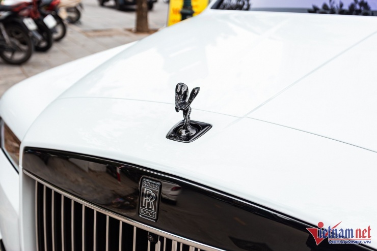 Đi 500km, đại gia Hà Nội bán xe siêu sang Rolls-Royce Cullinan 2025 lỗ tiền tỷ - 5