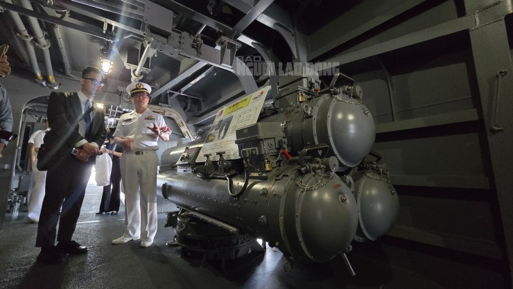 Hệ thống khí tài hiện đại bên trong tàu