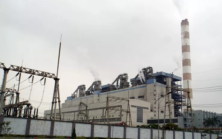 Anh Nam (ở cách nhà máy nhiệt điện Hải Phòng vài trăm mét) cho biết, trước đây khu dân cư anh sống thường xuyên có tình trạng bụi mịn, mùi khét. Gần đây, tình trạng này có cải thiện, song có nhiều thời điểm vẫn tái diễn.