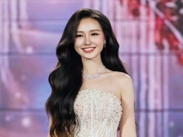 Á hậu sở hữu vòng ba 98cm, bị chê lùn gây tiếc nuối tại Miss World Vietnam