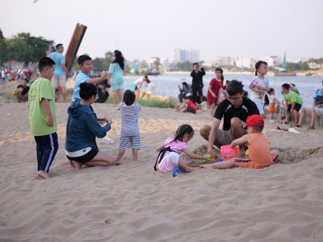 'Bãi biển mini' Gò Vấp thu hút người dân mỗi chiều