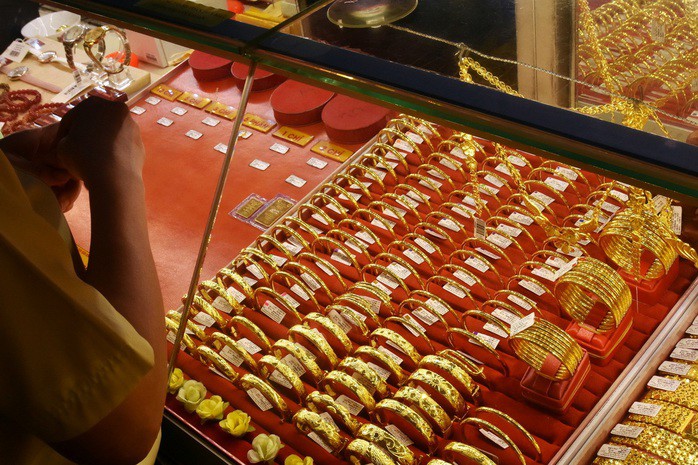 Giá vàng hôm nay tiếp tục nóng lên