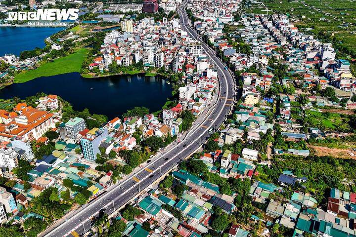 Toàn cảnh đường Âu Cơ sau khi mở rộng. (Ảnh: Viên Minh)