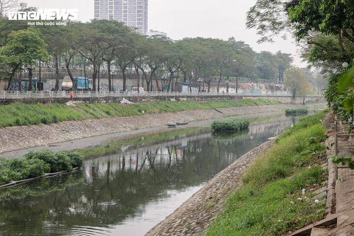 Sau 6 tháng hồi sinh, dòng 'sông chết' ở Hà Nội thay đổi ra sao? - 20