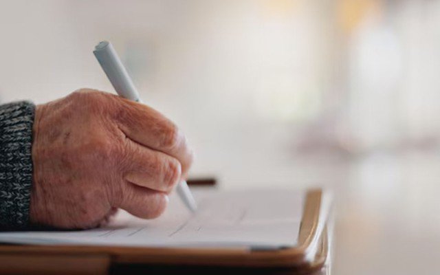 Viết xong di chúc, ông Lý thở dài, cảm thấy nhẹ nhõm như vừa trút bỏ gánh nặng trong lòng. Ông tin rằng mình đã hoàn thành trách nhiệm của một người cha. Ảnh minh họa