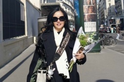 Ảnh sao 2/4: Hồng Nhung được khen đi chợ cũng sành điệu