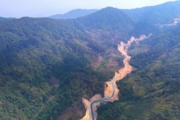 Ngắm đường 'như dòng sông xuyên rừng núi' nối Lâm Đồng và Đắk Lắk