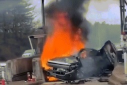 Nam diễn viên 52 tuổi thoát chết sau khi mắc kẹt trong xe bốc cháy