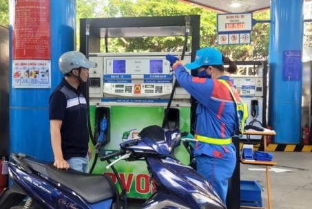 Ngân sách có thể tạm ứng bù cho giá xăng dầu từ 4.000 - 5.000 đồng mỗi lít