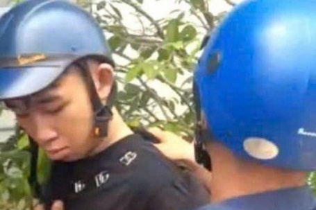Nam sinh ở Đồng Nai đang đi trên đường thì bất ngờ bị đâm trọng thương