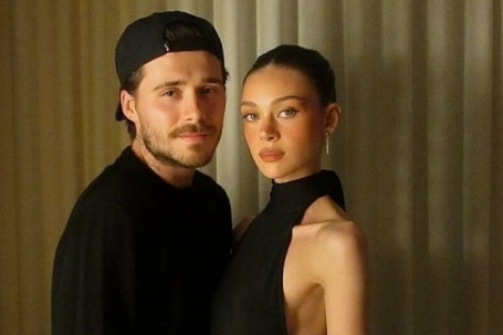 Vóc dáng ngày càng khẳng khiu của vợ Brooklyn