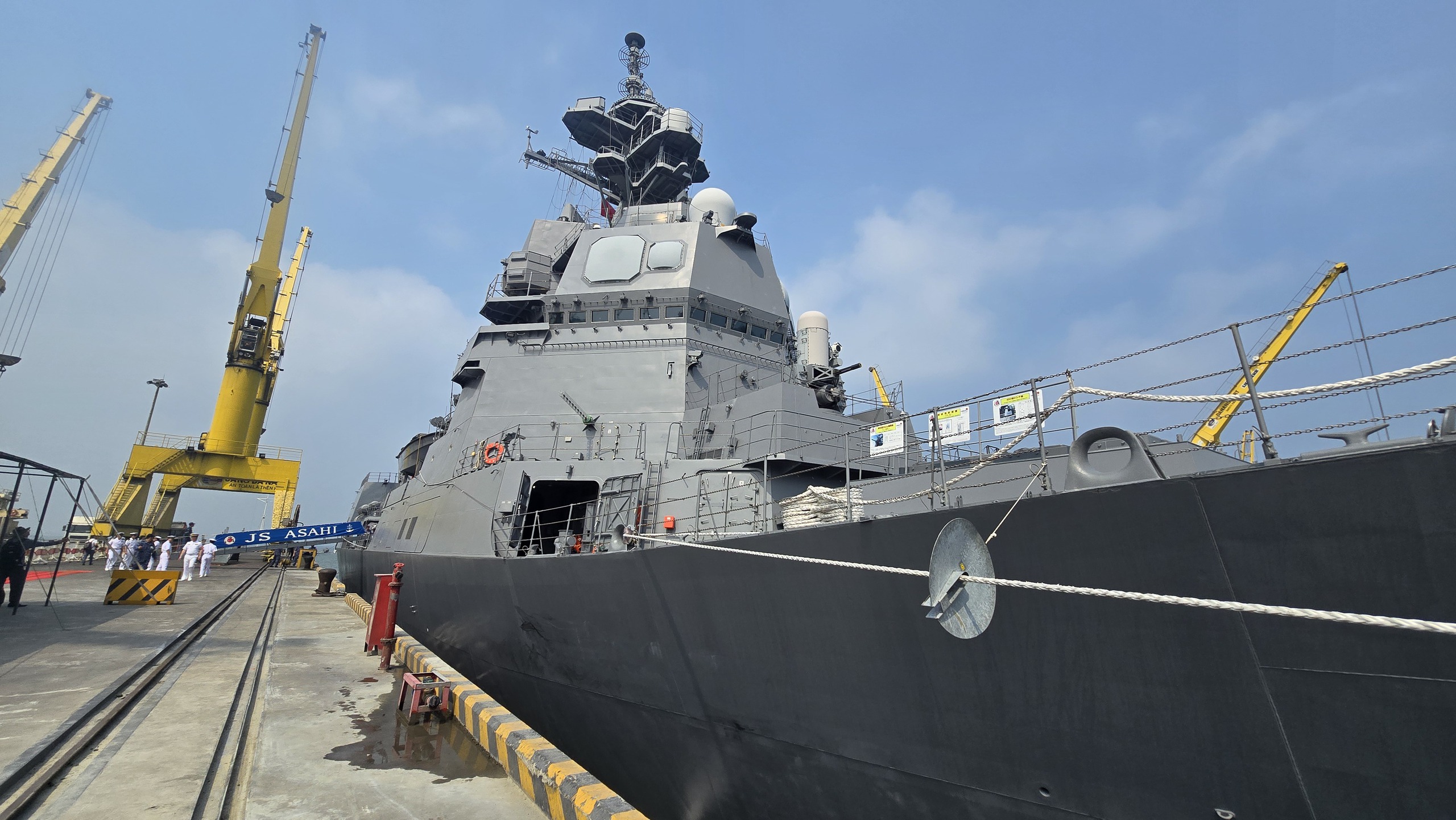 CLIP: Cận cảnh tàu hộ vệ Asahi Nhật Bản với khí tài hiện đại thăm Đà Nẵng - 2