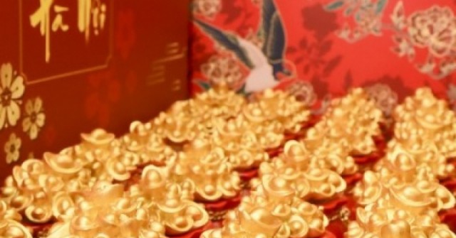 Giá vàng thế giới tăng, vàng tư nhân đi ngang: Nhà đầu tư lỗ nặng, giao dịch khó