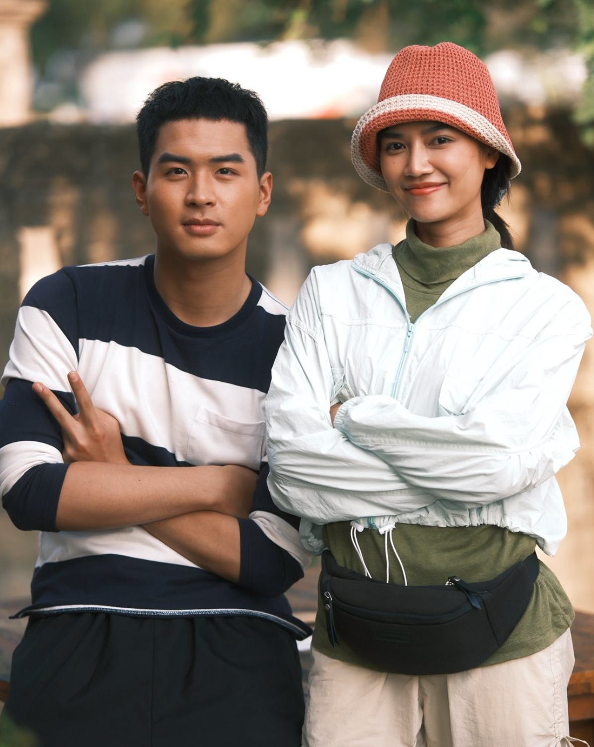 Tạo hình quen thuộc của Anh Đào trên phim. Đây cũng là dự án Anh Đào và chồng - diễn viên Anh Tuấn - cùng tham gia diễn xuất.