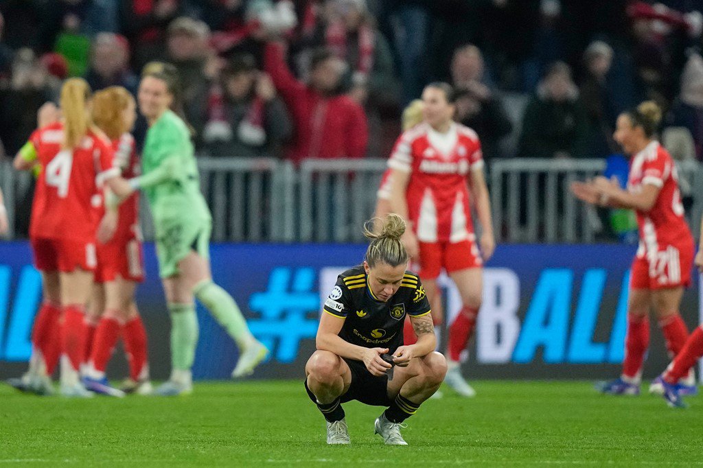 MU đã san bằng tỷ số nhưng rồi tan vỡ thế trận ở 9 phút cuối hiệp 2