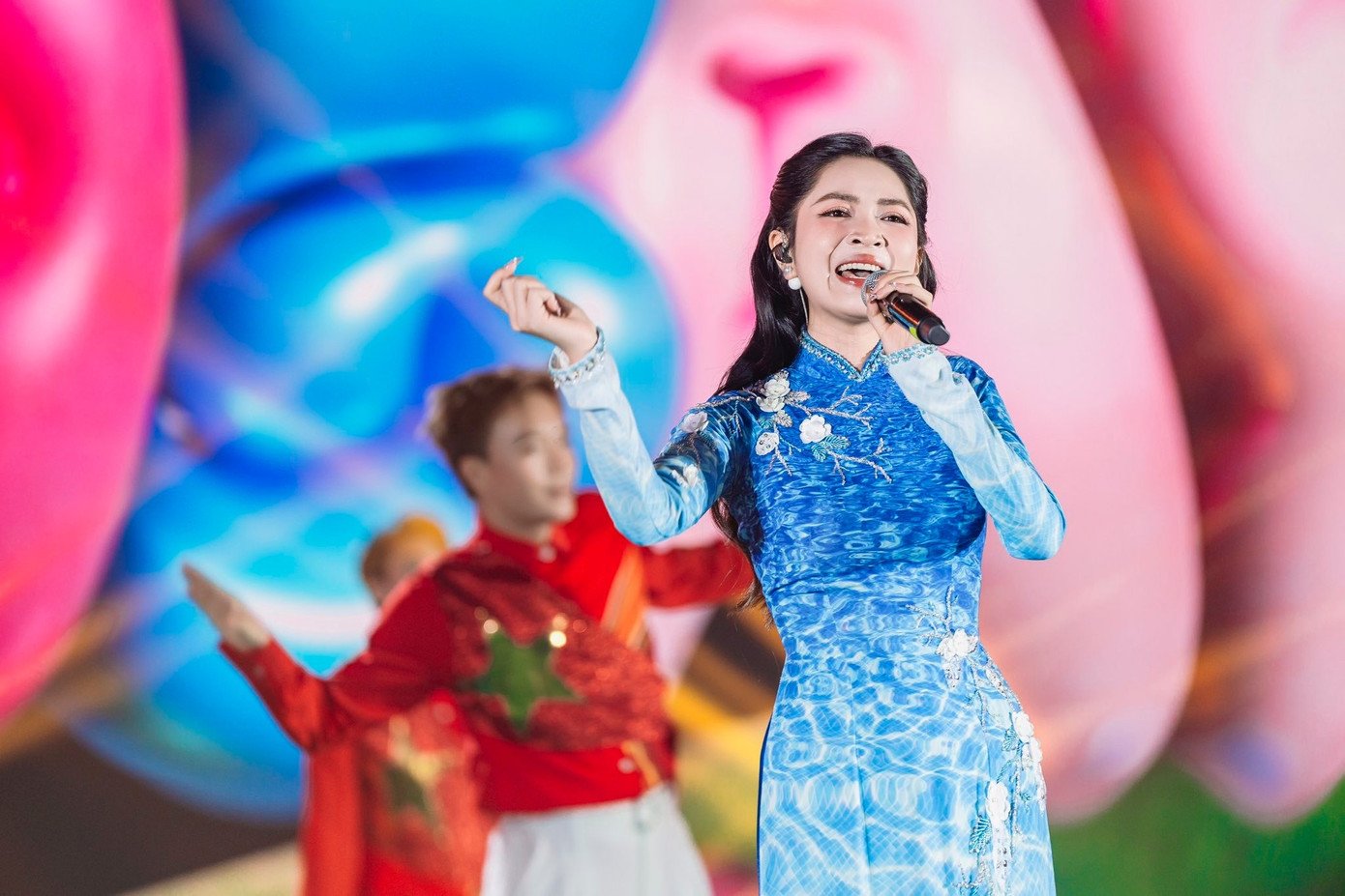 Sau sự cố của Duyên Quỳnh, vấn đề hát nhép được siết chặt.