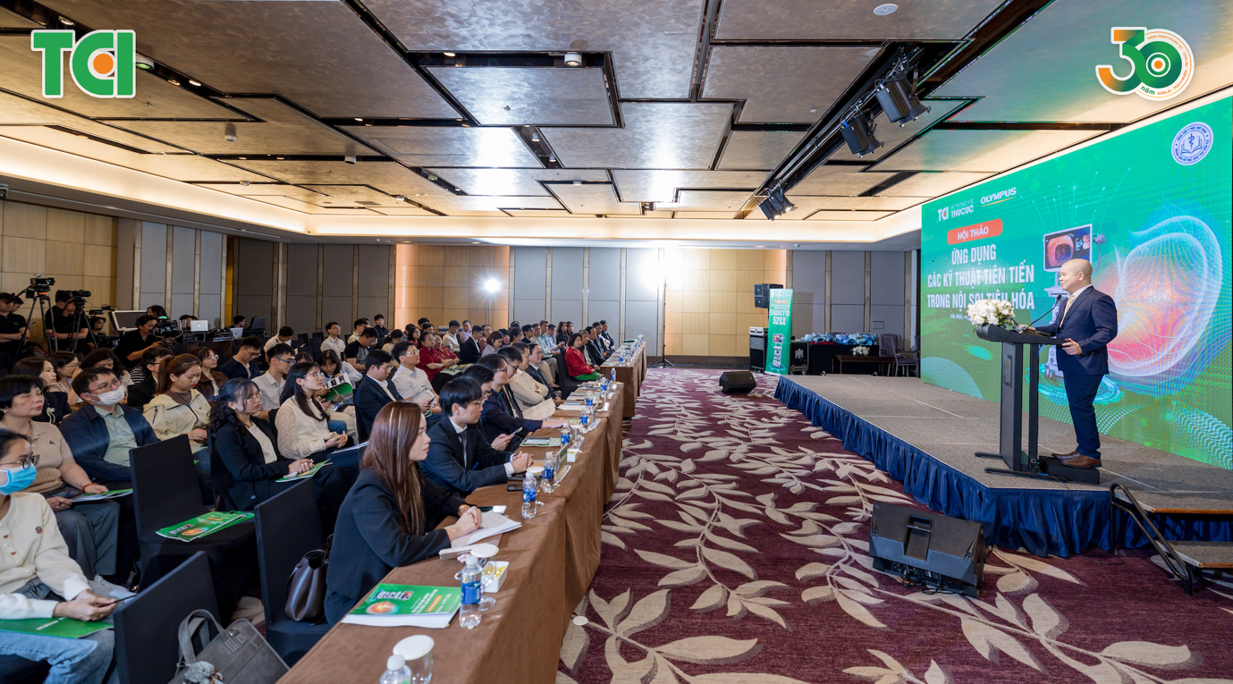 Ông Trần Mạnh Hiển - Tổng Giám đốc Công ty Cổ phần Y khoa Thu Cúc phát biểu khai mạc hội thảo