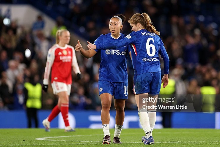 Niềm vui muộn màng của Chelsea