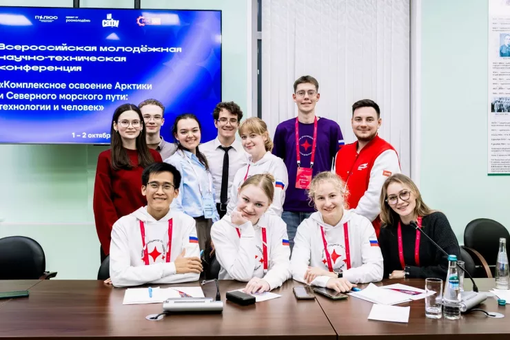Quang Hải tham gia diễn đàn khoa học trẻ tại Arkhangensk năm 2025.