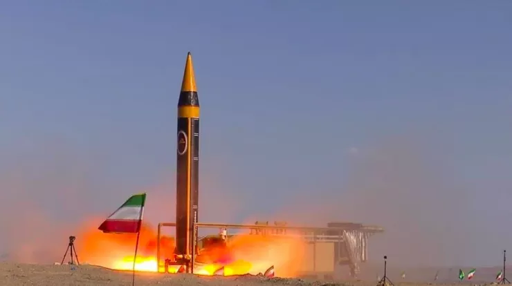 Iran có thể vẫn còn năng lực tên lửa và UAV đáng kể. (Ảnh: AA)