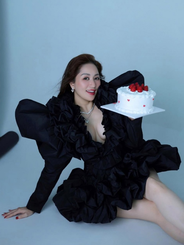 Ảnh sao 3/4: Tiên Nguyễn tổ chức tiệc ngủ mừng sinh nhật em dâu tương lai - 3