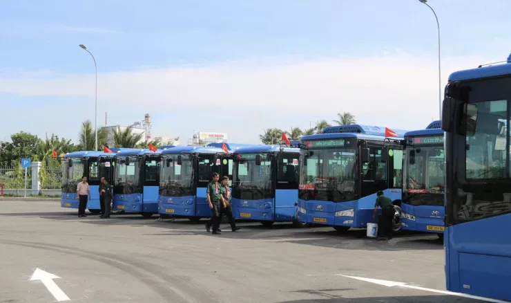 Bến xe buýt Hóc Môn với diện tích hơn 10.000m2 được hoàn thành, đi vào hoạt động tháng 8/2025. Ảnh: Hữu Huy