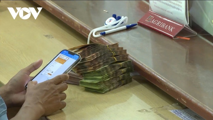 Lãi suất huy động tăng nóng, xuất hiện lãi suất tiết kiệm chạm mốc 10% - 3